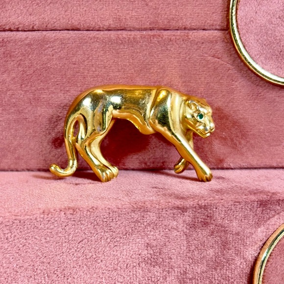 Givenchy Rare Vintage Lioness W/ Crystal Emerald Eyes Brooch - Picture 3 of 8